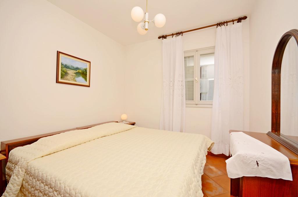 Apartments Dea Poreč Exterior foto