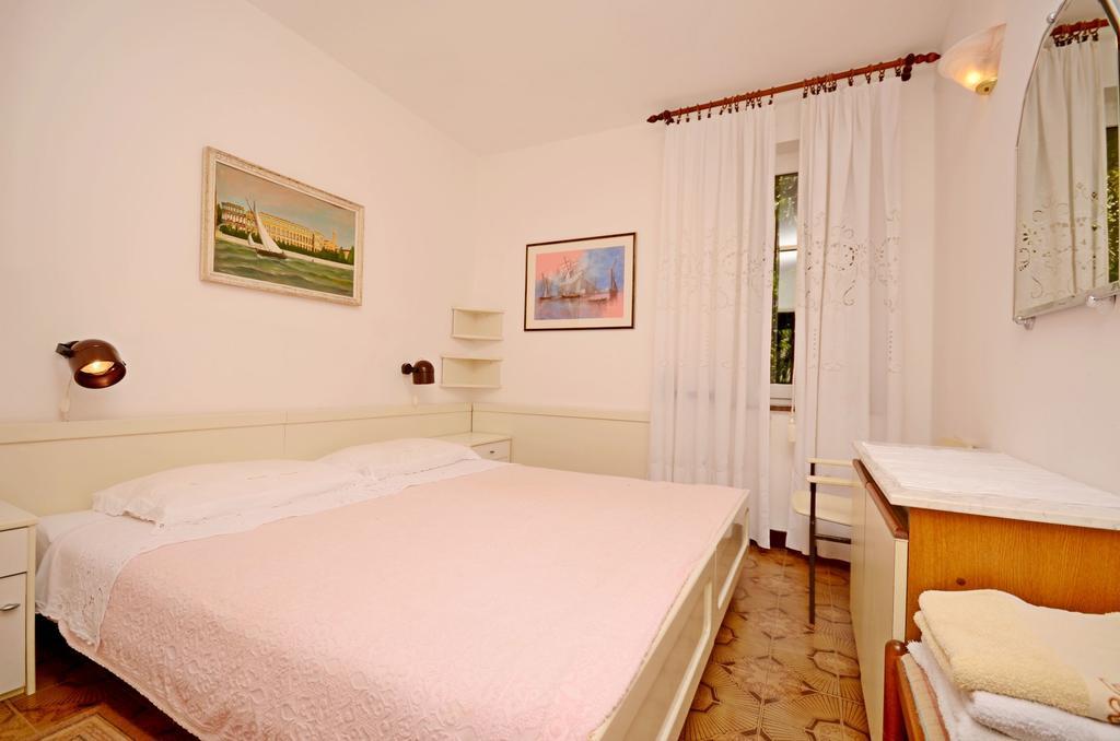 Apartments Dea Poreč Exterior foto
