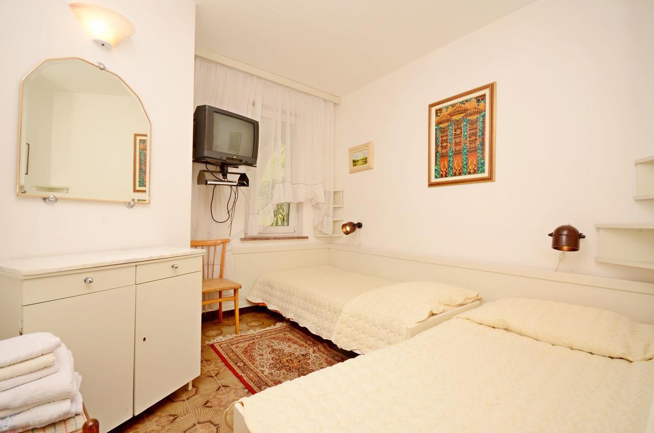 Apartments Dea Poreč Exterior foto